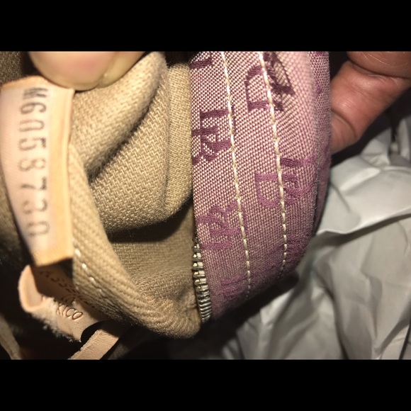 Dooney and Bourke shoulder bag - Picture 5 of 10